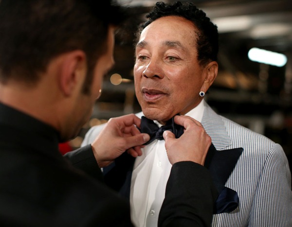 Smokey Robinson from 2014 Grammy Awards: Celebs' Candid Moments | E! News